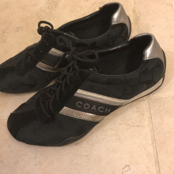 Coach Shoes - ❗️FLASH SALE ❗️Coach sneakers size 6 1/2